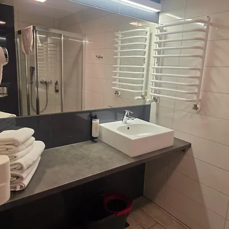 Apartament Czarna Gora Ischgl 13 Z Widokiem Na Gory * 西恩纳