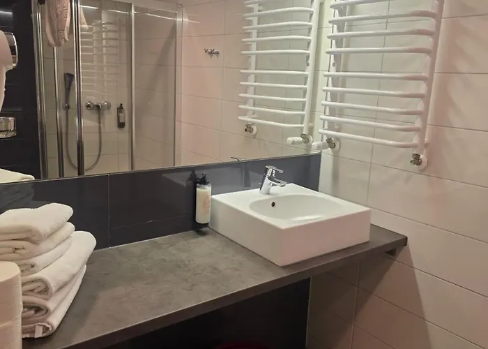 Apartament Czarna Gora Ischgl 13 Z Widokiem Na Gory * 西恩纳